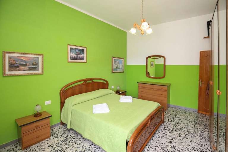 Room 4, Vista Mare, Ampio Terrazzo e Aria Condizionata, Sassari