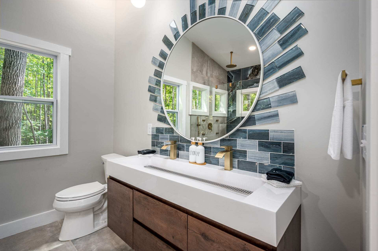 Bathroom 4, H2O Oasis Tree House, Chatham