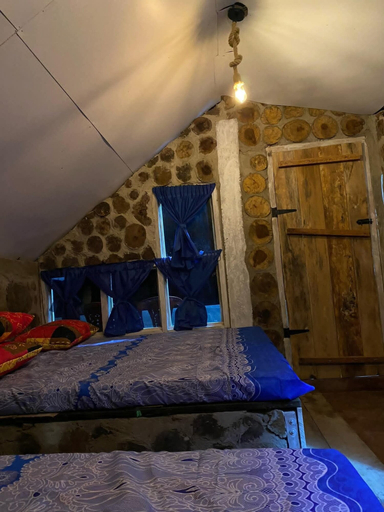 Room 3, Hobbit cabana, Walapane