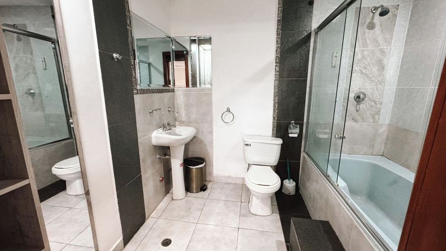 Bathroom 5, Sanchz Aqua Lounge Hotel by Chat Noir, Cuenca