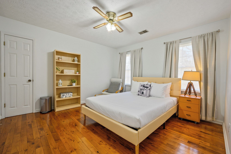 Interior 2, 1223 Settlebench Ln NW Kennesaw, Cobb