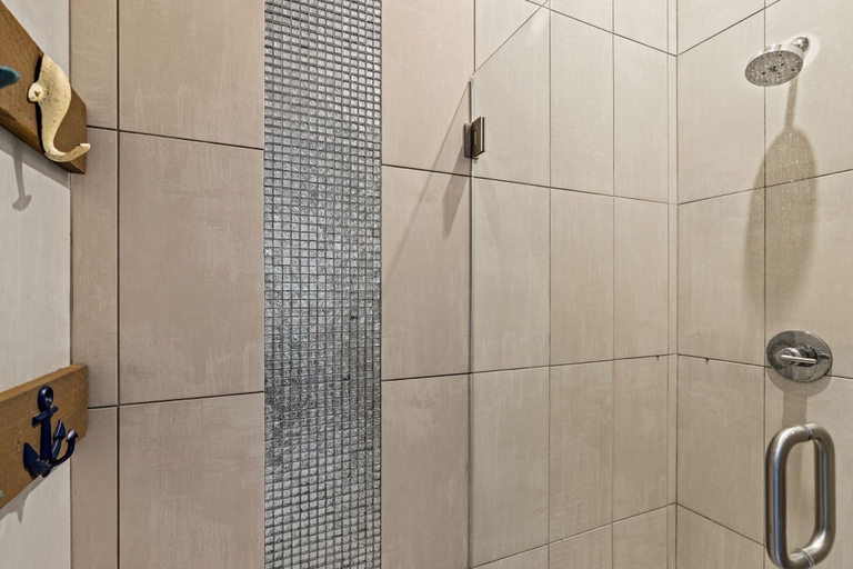 Bathroom 3, Beachfront Beach House - 6 Pack by PHG, Gulf