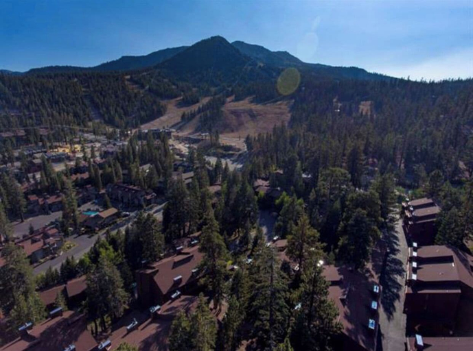 Interior 5, Walk to Canyon Lodge! Ski Back! Modern Space, Mono