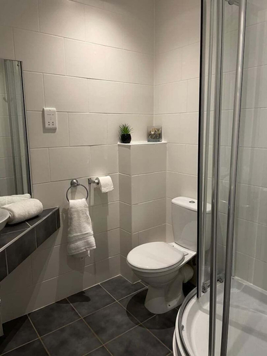 Bathroom 5, Atlantic Reach Cozy 2-bed With Parking, Cornwall