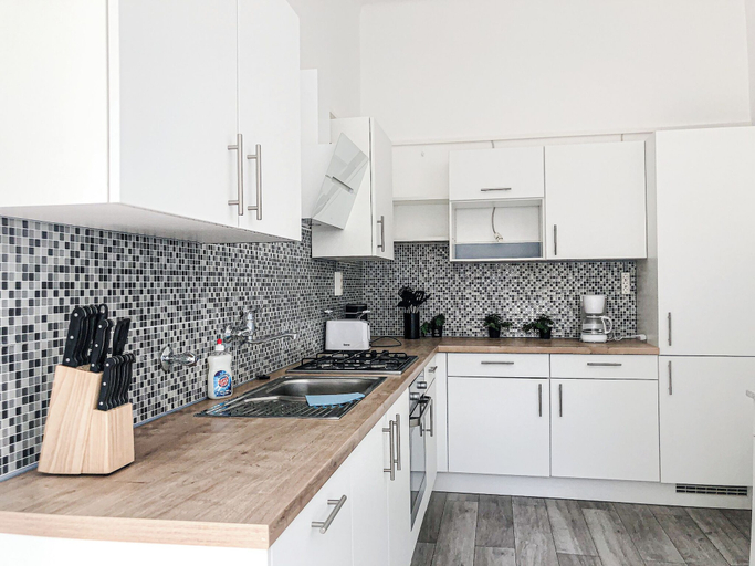 Private kitchen 4, Beautiful 2BR Near AKH Ideal For Groups, Wien