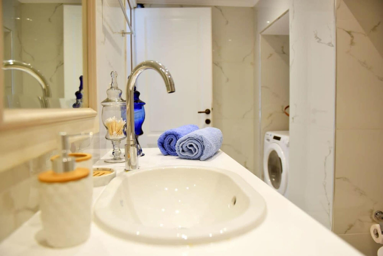 Room 2, A Sea-licious Vacation - Chic Style in Hydra, Attica