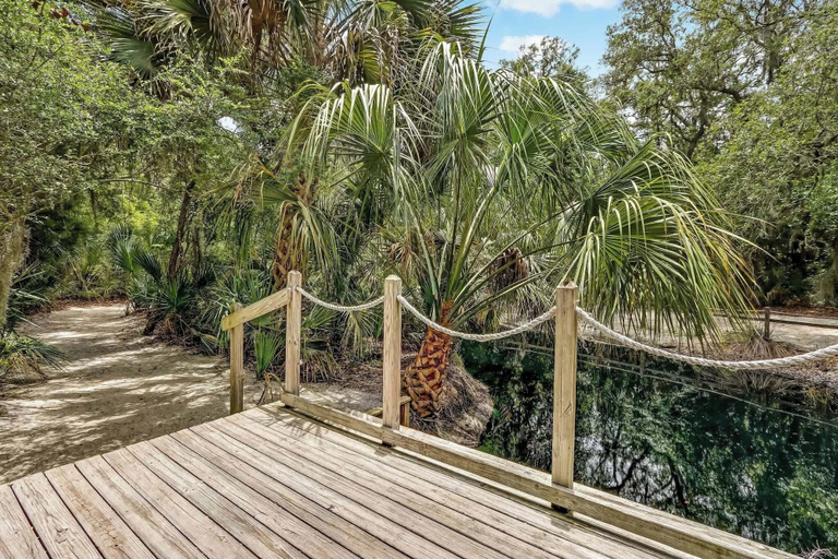 Interior 2, 2070 Beachwood, Nassau