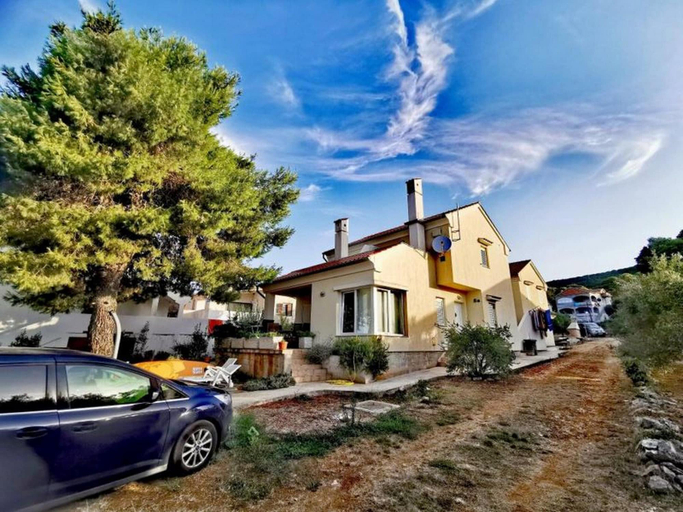 Exterior, Exquisite Studio Apartment by the Beach, Sali