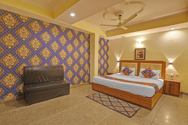 Room 4, Fabhotel Silver Inn Residency, Delhi
