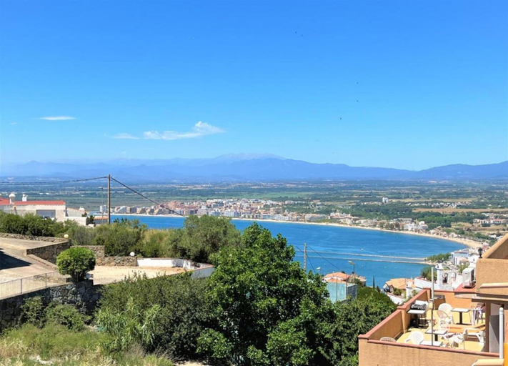View from property 5, Apartment for 3 Near Roses Beach, Girona