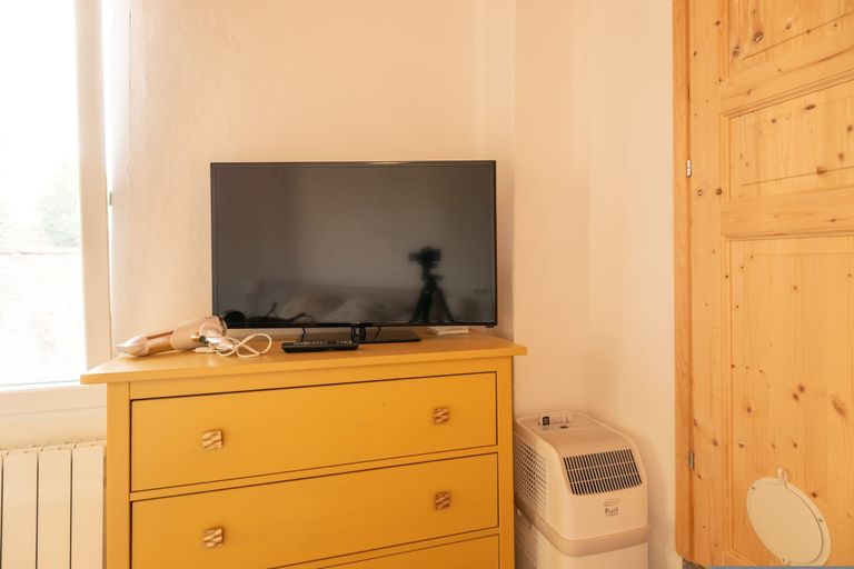 Room 4, Aperol in Iseo With 1 Bedrooms and 1 Bathrooms, Brescia
