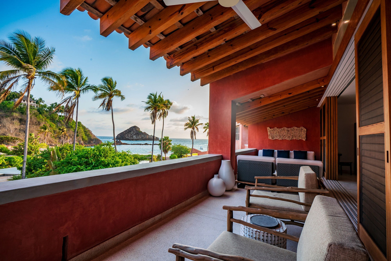 Room 3, Careyes 114 Oceanfront Luxury With a Spacious Te, La Huerta