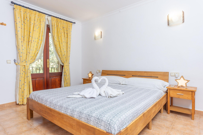 Bedroom 2, Son Monjo - Villa With Private Pool. Free Wifi, Baleares