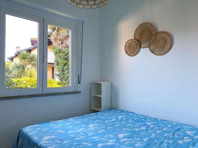 Room 3, Holiday Home by Lake Maggiore With Balcony, Varese