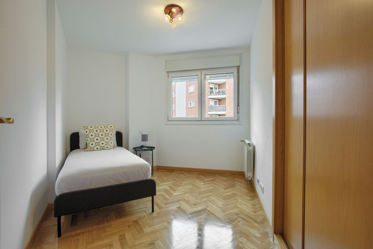 Room 2, Dobo Getafe Uruguay, Madrid