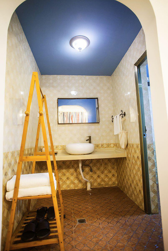 Bathroom 3, San Xia Guang Nian Inn, Sanya