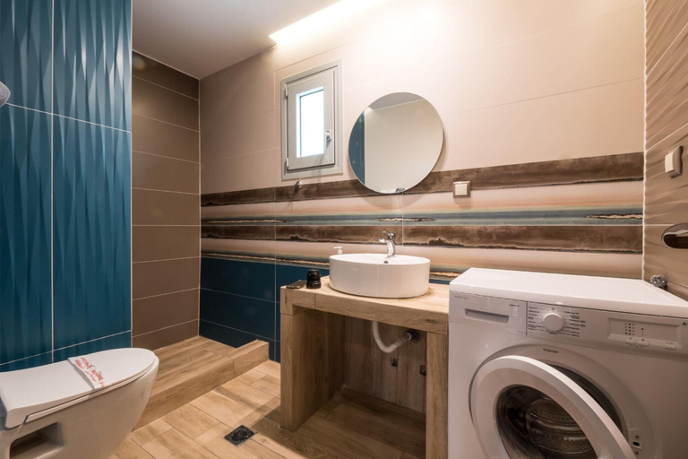Bathroom 5, Apartment in Gerakini With a Shared Swimming Pool, Central Macedonia