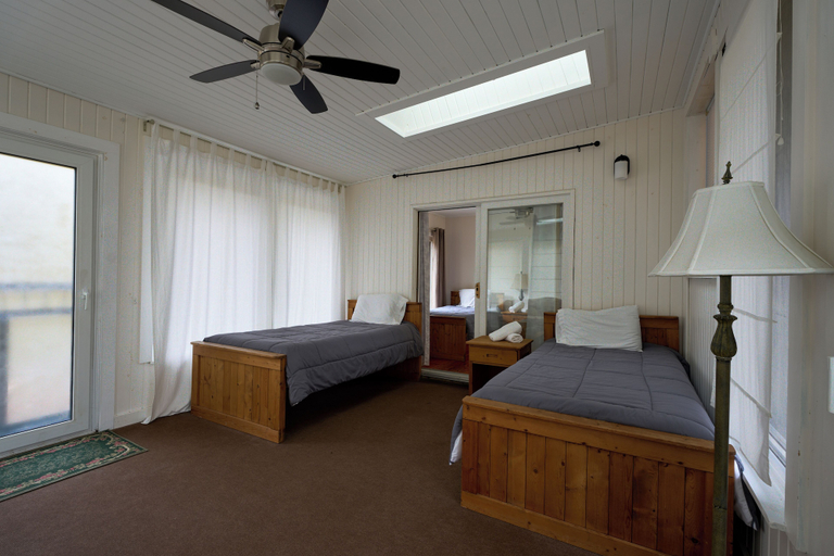 Bedroom 3, Wilderness Tours Rafting Resort, Renfrew
