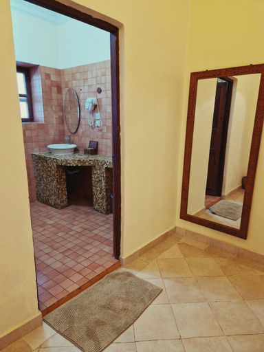 Bathroom 2, Stone Town Cafe, Mjini