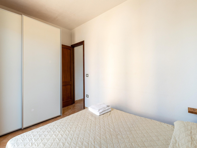 Room 3, In a Residence With a Private Patio and air Conditioning, Sassari