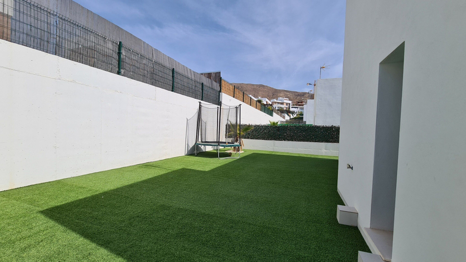 Garden 2, Luxury Villa for 6 Guests With Terrace, Alicante