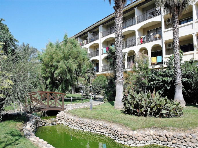 Garden 2, Apartment for 5 People With Garden, Girona