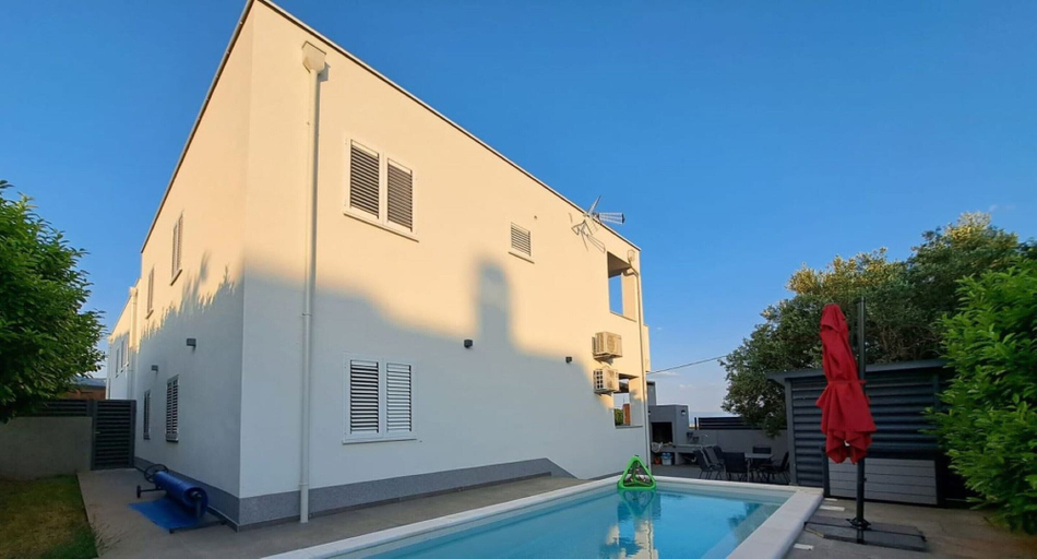 Pool 3, Spacious Apartment in Kastel Novi, Kaštela