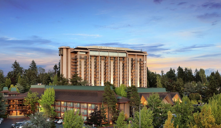 Exterior & Views 1, DoubleTree by Hilton Seattle Airport, SeaTac