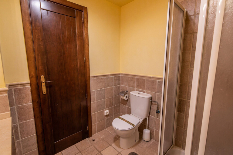 Bathroom 5, Golfside Comfort With Terrace & Pool, Huelva