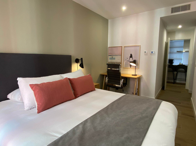 Room 4, w Amazing 2BR With Terrace in Chueca, Madrid
