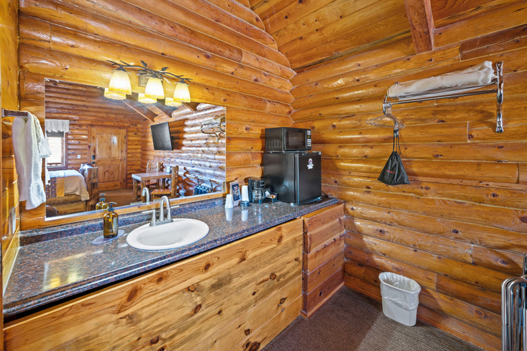 Others 5, Bryce Canyon Log Cabins, Garfield