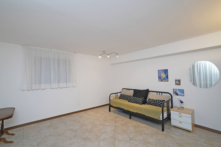 Room 5, Villaggio dei Fiori - Fiordaliso, Brescia