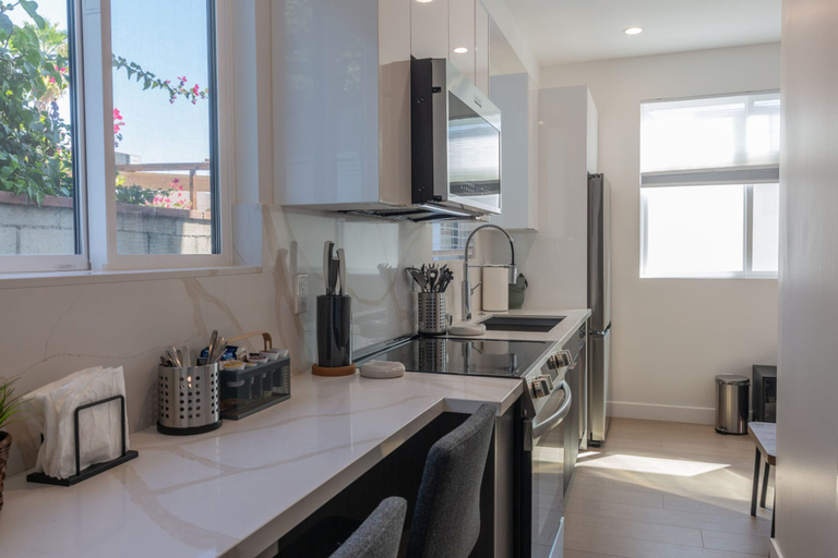 Room 4, Scandinavian-style 1BR Apartment Built 2024 p81, Los Angeles