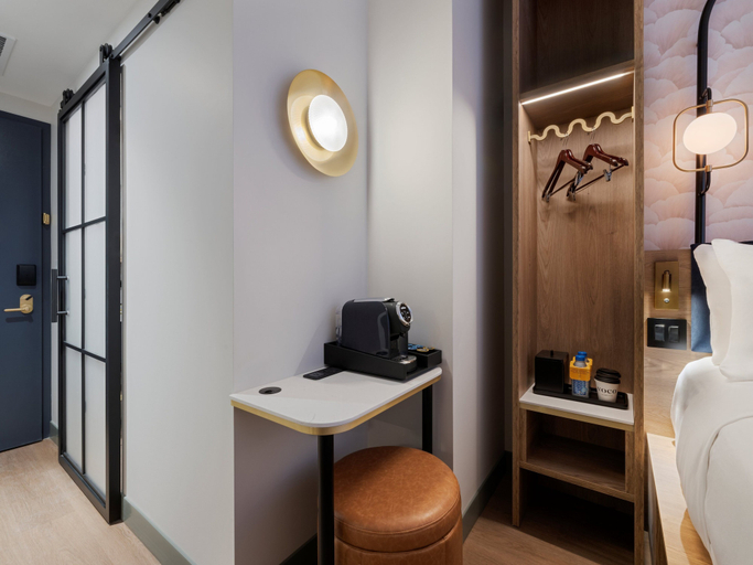 Bathroom 4, voco TIMES SQUARE by IHG, New York