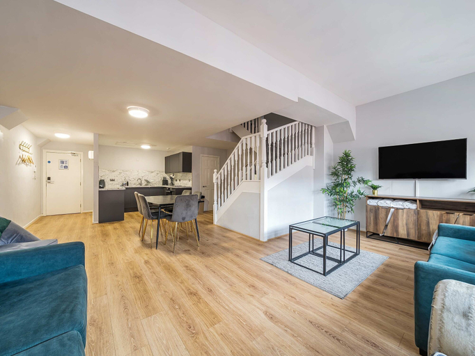 Room 4, Host Stay Apartment 8 Stanley Street, Sefton