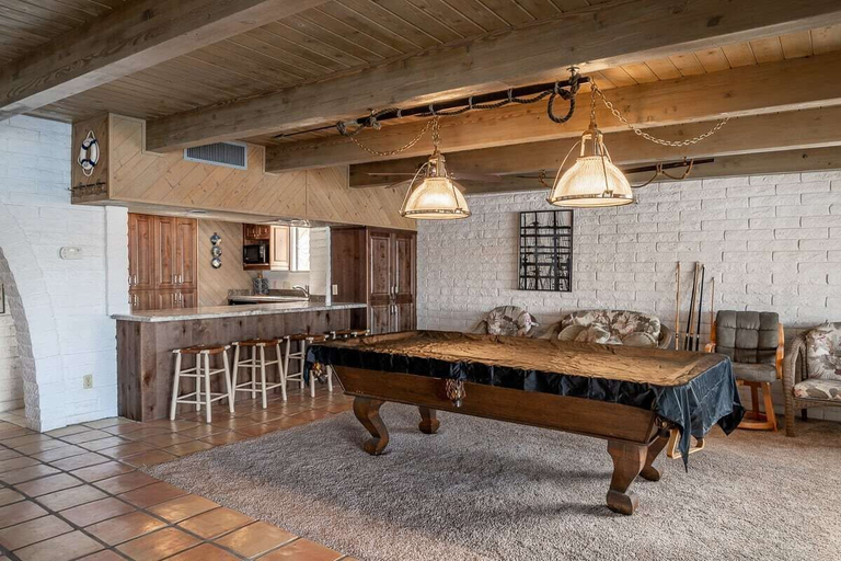 Interior 5, Moovalya Keys Riverfront! Room for All!, San Bernardino