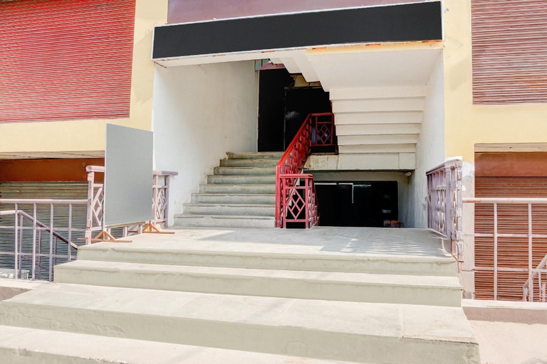 Entrance 4, Collection O Vikas Nagar Post Office Formerly Metro Club and Guest House, Lucknow