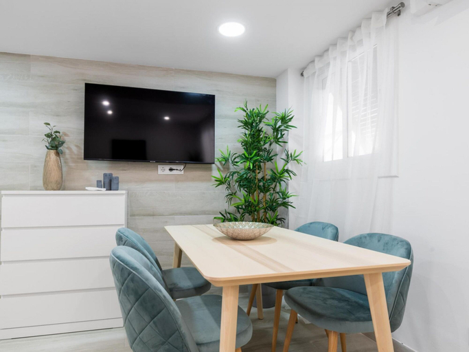 Others 4, Apartamento en Playa con Piscina Aacc, Barcelona
