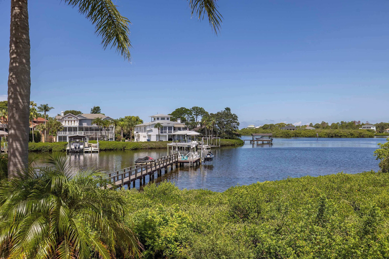 Room 3, 6B Waterfront Game Room Pool Hot Tub Dock, Pinellas
