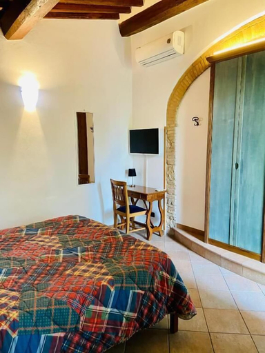 Room 4, Casale Gregoriano, Siena