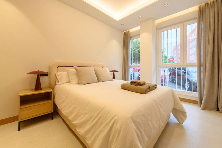 Room 5, M Scr7b1 Amplio Piso Exterior de un Dormitorio e, Madrid