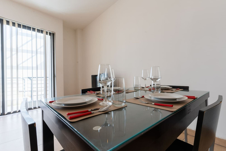 Room 3, The King at Roulette Modern Apartment Paceville, St Julian's