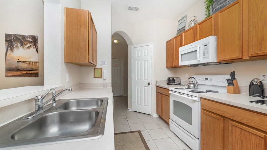 Interior 3, Alm2774-204, Osceola