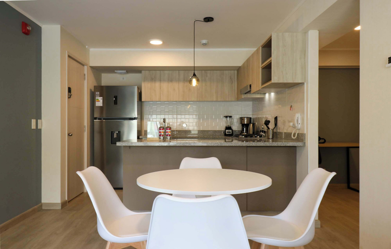 Room 2, w Alluring 1BR With Balcony in Miraflores, Lima