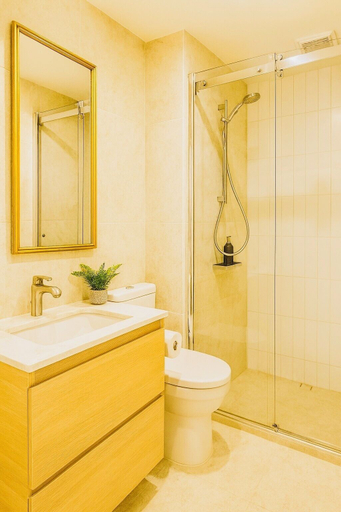 Bathroom 4, Royal Executive Living Garden Executive, Melbourne