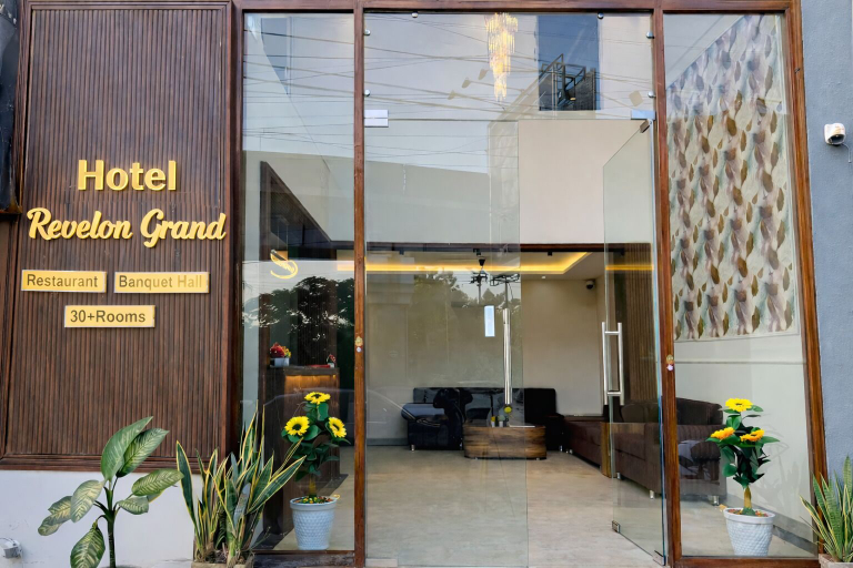 Exterior detail, Revelon Grand Hotel, Indore