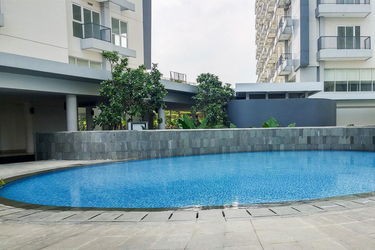 Pool 2, Best Homey And Modern 1Br At Casa De Parco Apartment, Tangerang