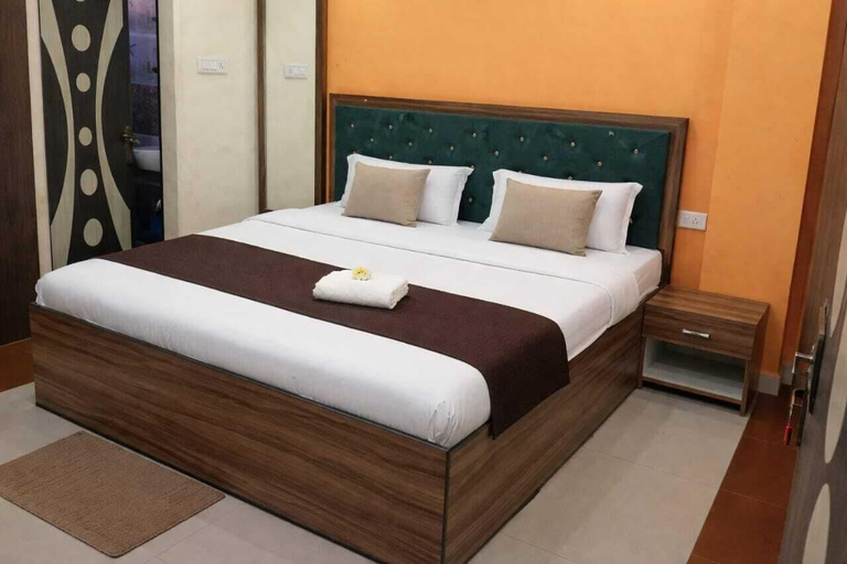 Bedroom 3, Hotel Shivoham, Mathura