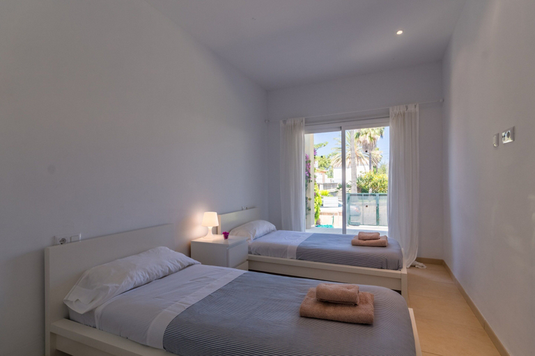 Room 5, Beachside Villa in Barcares, Baleares