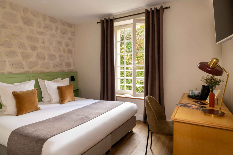 Bedroom 3, Le Pré Galoffre, Gard